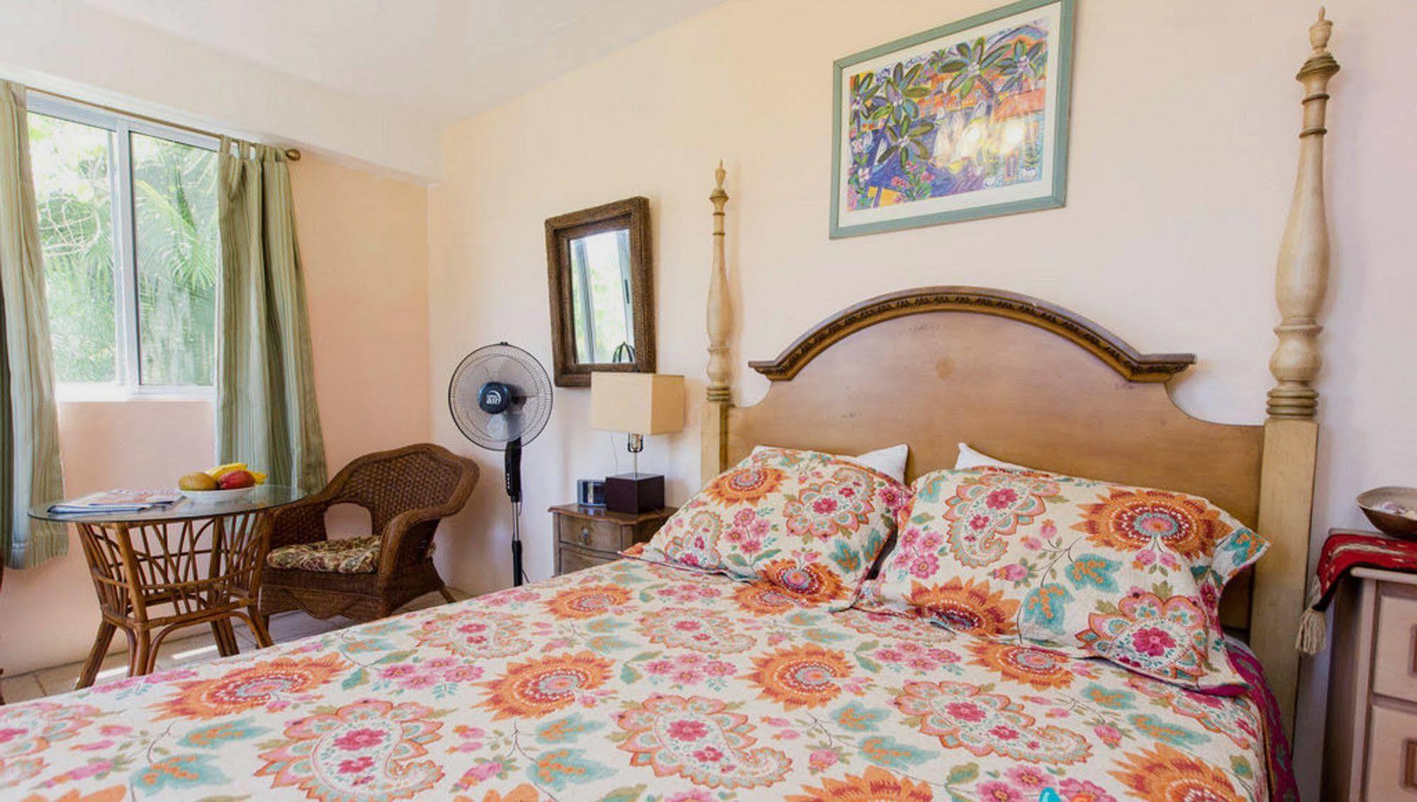 Nature'S Paradise Bed & Breakfast Marigot Bay Eksteriør bilde